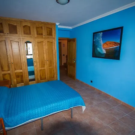 Pensión Lobos Paradise Surf Camp